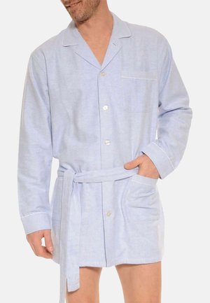 Lys blå bomuldsbadekåbe med krave, frontlomme og bånd i taljen. Har knaplukning og lange ærmer. Glat tekstur.