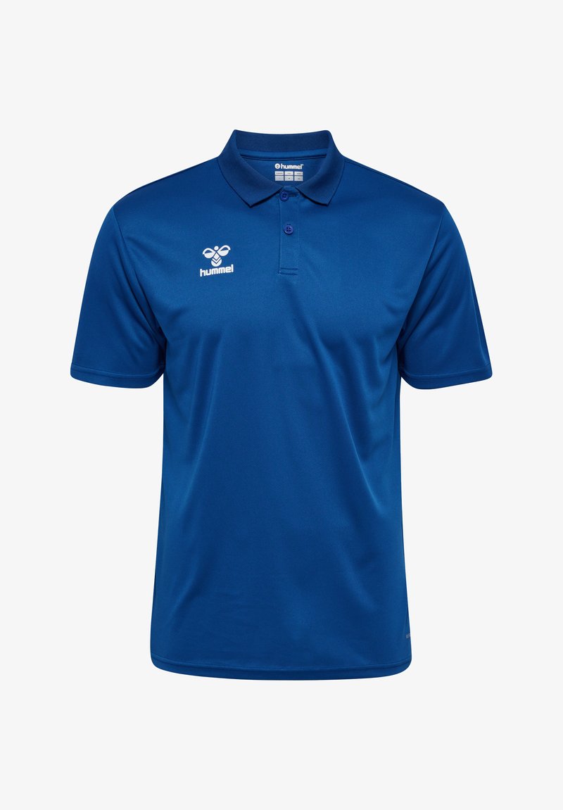 Blå polo skjorta i ett mjukt tyg, med krage, två knappar och en vit logotyp på vänster bröst. Kortsleeves.