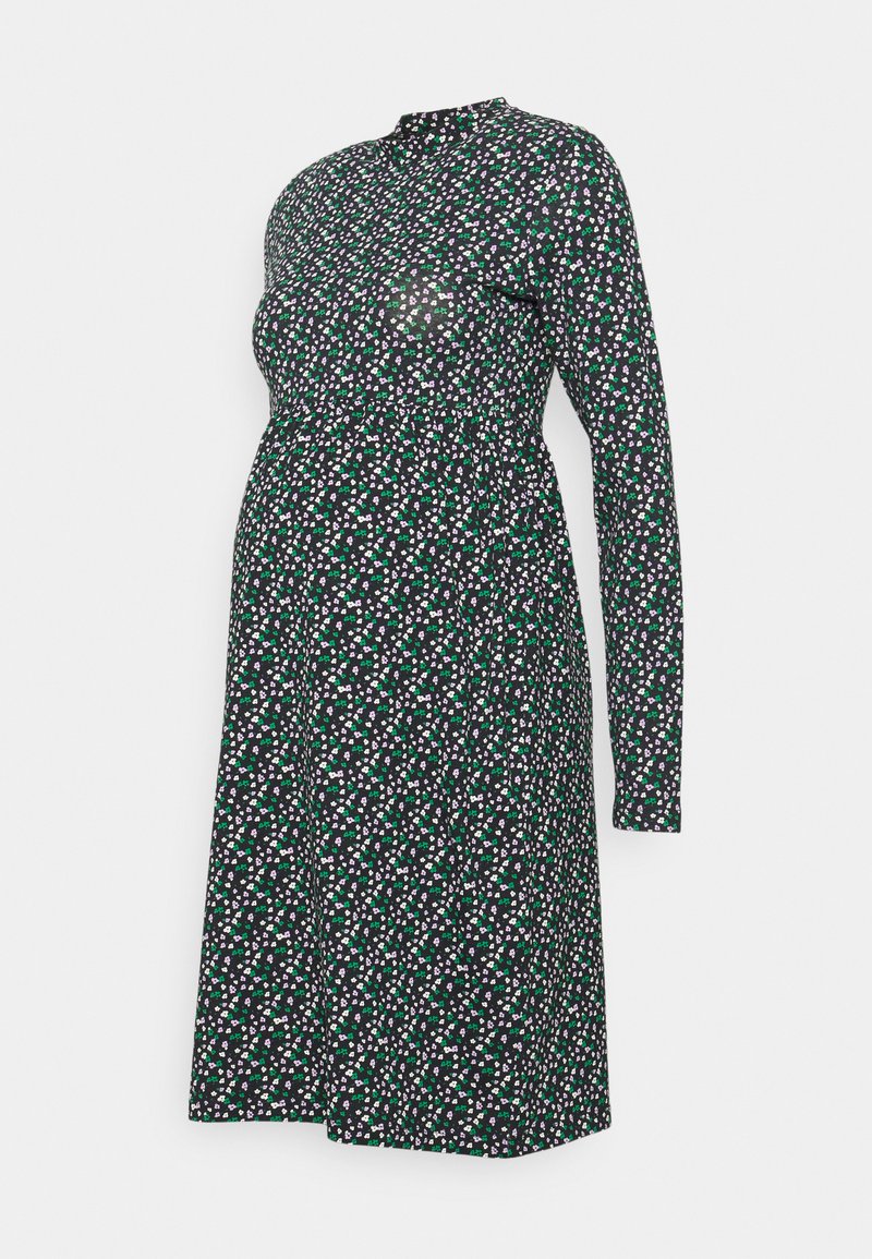 Vestido de maternidade preto de manga longa com um padrão floral colorido em rosa e verde, apresentando um corte descontraído e decote arredondado.