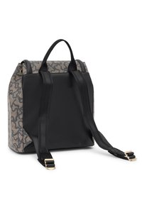 Zaino nero con lati beige a motivo, tessuto testurizzato, spallacci neri regolabili, hardware in tonalità oro e maniglia superiore.