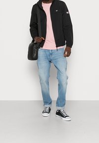 Tommy Jeans Kurtka wiosenna