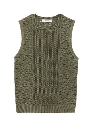 Gilet sans manches en tricot vert olive avec des motifs en losanges et en torsades et un col rond.