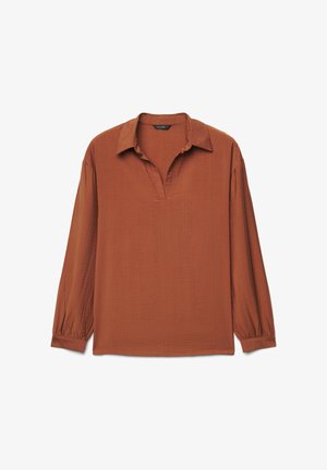 Blusa marrone ruggine a maniche lunghe con colletto e scollo a V, caratterizzata da polsini arricciati e tessuto strutturato.