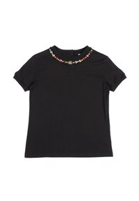 Maglietta nera a maniche corte con scollo rotondo, caratterizzata da un ornamento di perline multicolori lungo il colletto e una chiusura a zip sul retro.