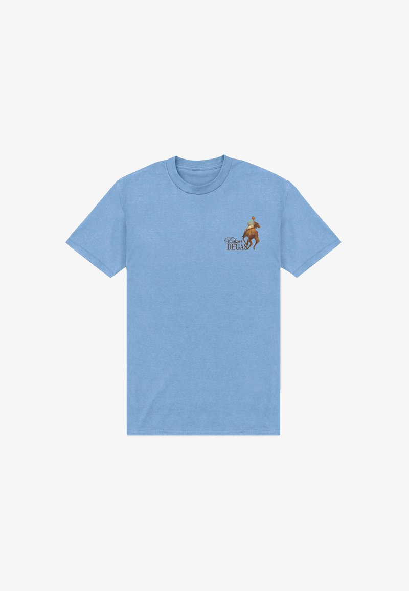 Světlomodré tričko s malou grafikou osoby jedoucí na hnědém koni a nápisem "Edgar Degas" na levé straně hrudi.