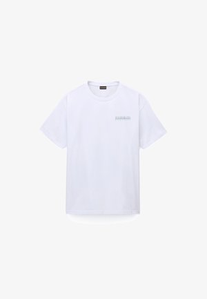 Weißes T-Shirt mit kurzen Ärmeln und Rundhalsausschnitt, mit kleinem grauen "Napapijri Geographic"-Logo auf der oberen linken Brustseite.