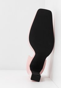 NA-KD Zapatos altos - pink