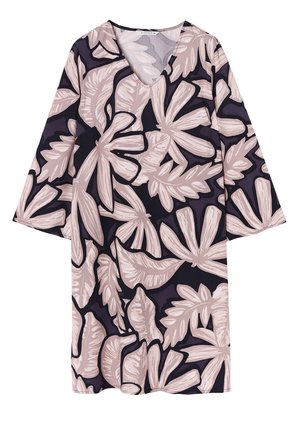 Virágmintás ruha V-nyakkal, nagy rózsaszín és krémszínű levelekkel, sötét háttérrel. Könnyű anyagból készült.