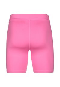 Dehnbare Sportshorts in leuchtendem Pink, mit glatter Textur und tailliertem Design, ausgestattet mit einem elastischen Bund für zusätzlichen Komfort.