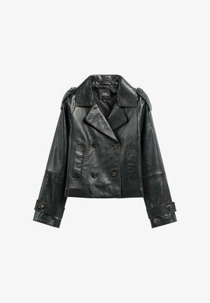 Czarna krótka skórzana kurtka dwurzędowa z szerokimi klapami, zapinanymi na guziki pagonami na ramionach, przednimi kieszeniami i zapinanymi na guziki mankietami.