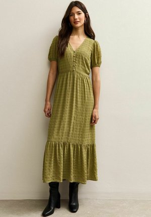 - Sukienka koszulowa