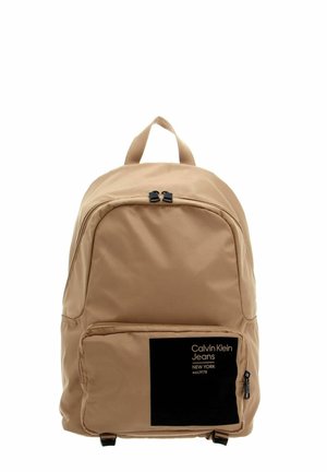 ESSENTIALS CAMPUS - Sac à dos - timeless camel
