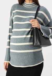 ONLY MATERNITY Sweter