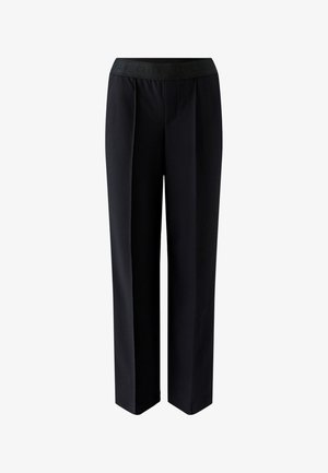 Black wide-leg trousers with a smooth texture, featuring a tonal elastic waistband and front pleats for enhanced fit and design.