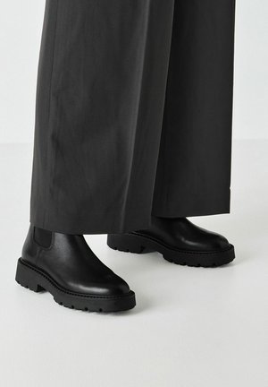 CHELSEA - Kotníková obuv - black leather