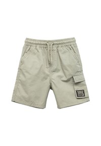 Bermudas beige de cargo fabricadas en algodón, con cintura elástica y cordón, bolsillos laterales y un parche en la pierna izquierda.