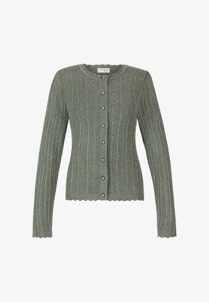 Grüne Strickjacke mit Zopfmuster, geschwungenen Kanten, langen Ärmeln und Perlenknöpfen vorne.