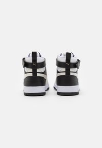 Puma RBD GAME UNISEX biały