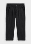 CHALK STRIPE KNIT PANT - Bukser - black