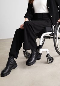 Anna Field Tygbyxor - black