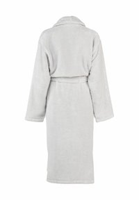 Šviesiai pilkas, purus vonios chalatas, pagamintas iš minkštos, sugeriančios medžiagos. Yra ilgos rankovės, diržas liemeniui ir apykaklė tipo šalikėlis. Pateiktas vaizdas iš nugaros.