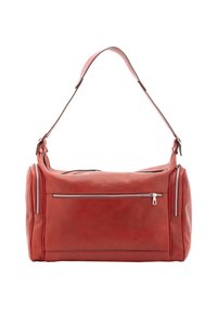 Borsa duffel rossa in pelle con tracolla removibile, due tasche con zip sulla parte anteriore e superficie liscia. Presenta una forma rettangolare strutturata.