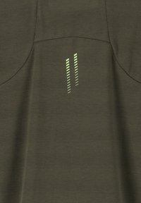 Olivgrön tygskjorta med en mjuk textur och lätt design, med två vertikala reflexstänger för synlighet.