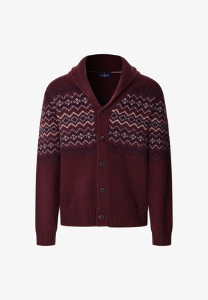 Bordeaux wollen cardigan met een grote sjaalkraag, voorzien van een geometrisch patroon in crème en marineblauw, vijf zwarte knopen en geribbelde cuffs.