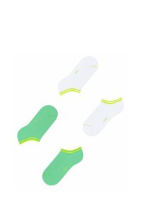 Quatre paires de chaussettes de cheville : deux blanches avec des accents verts et deux vertes avec des rayures jaunes, fabriquées en tissu doux et respirant.