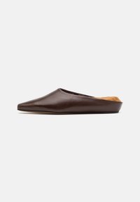 ALBA - Pantolette flach - dark chocolate