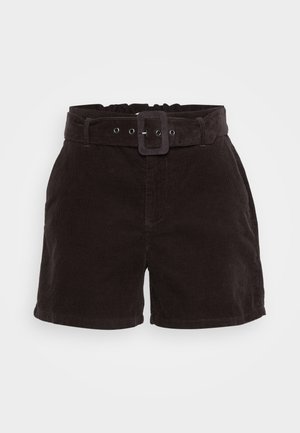 Pantaloni scurți negri din corduroy cu talie cu curea, prezentând o finisare texturată și detalii cusute pe buzunare și margine.