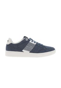 Sneaker in tela blu con suola e dettagli in gomma bianca. Presenta un logo bianco sul lato e lacci rotondi. Texture liscia e design sportivo.
