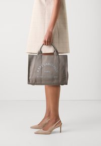 KARL LAGERFELD SQUARE MEDIUM TOTE - Sac à main - ash grey