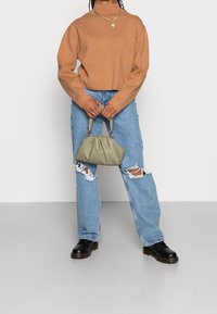 EDITED Sweter