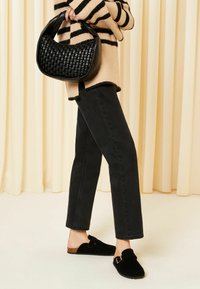 Friends Like These REGULAR FIT - BUCKLE COMFORT  FIT - Puukingad - black