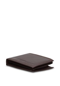 Portafoglio in pelle marrone con una texture liscia, design pieghevole a due ante e dettagli in rilievo, che mostra una forma classica e compatta.