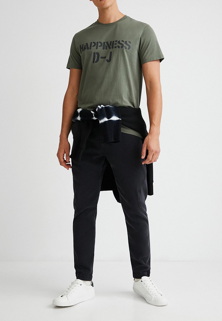 Desigual T-shirt print olijfgroen Desigual T-shirt print olijfgroen