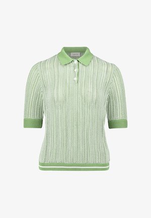 Polo en maille à manches courtes avec des rayures verticales vertes et blanches, un col et des poignets verts, et trois boutons blancs sur le devant.
