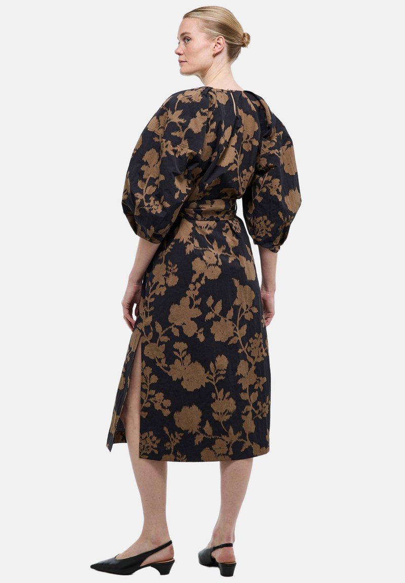 Robe Monoprix Noire Taille 40 - Manches Trois-quarts Bouffantes - Occasion Très Bon état