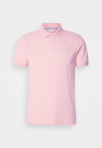 Světle růžové polo tričko s krátkým rukávem, límcem, dvěma knoflíky a malým vyšívaným logem na levé straně hrudi.