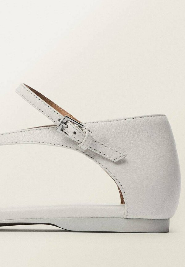 CIRU - T-bar sandals4