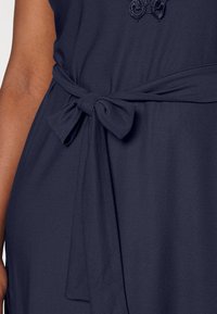 ONLY Curve ONCNIDA DRESS - Vestido de malha - night sky