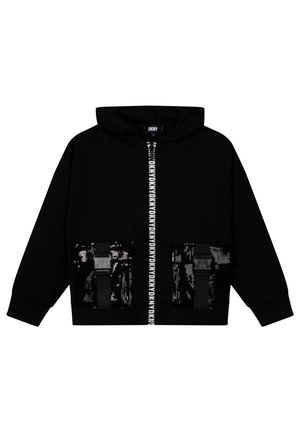 Veste noire à capuche avec fermeture éclair frontale présentant le logo DKNY répété et deux poches avant ornées de sequins et de lanières noires avec boucle.
