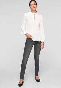 s.Oliver BLACK LABEL - Bluza - offwhite Minijatura 1