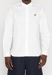 Lyle & Scott Camisa - white