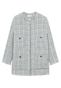 Veste en tweed bleu clair et beige avec encolure ronde, manches longues, bordure à franges sur le devant et quatre poches avant à rabat avec boutons métalliques.