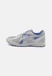 Unselected, light grey/blue