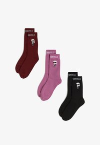 Izbrano, wine pink black