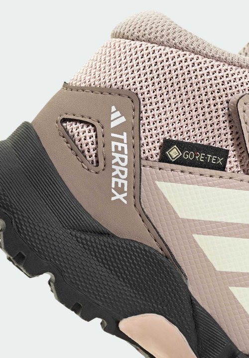 adidas SKYCHASER MID GTX - Hiking shoes - chalky brown/off white/blush pink — foto 6