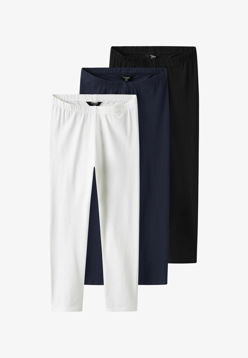 Tri pari elastik hlač: ena bela, ena mornarsko modra in ena črna. Vse imajo elastičen pas in gladko, lahko tkanino.